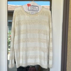 Cream soft sweater. M